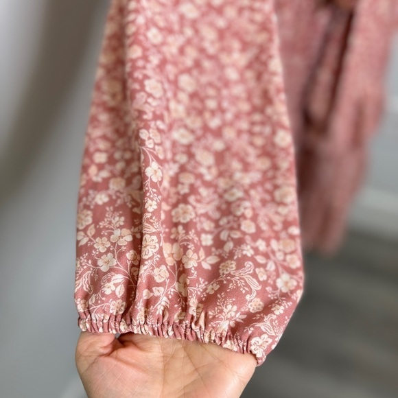 Floral Long Sleeve Mauve Deep V-Neck Cinched Waist Skater Dress - Picture 5 of 8